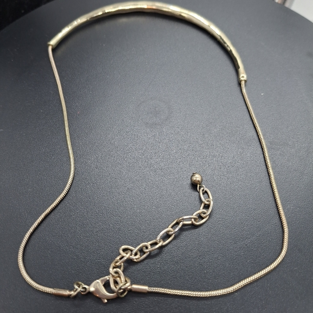 Necklace Goldtone hammered texture #2 - Picture 2 of 3